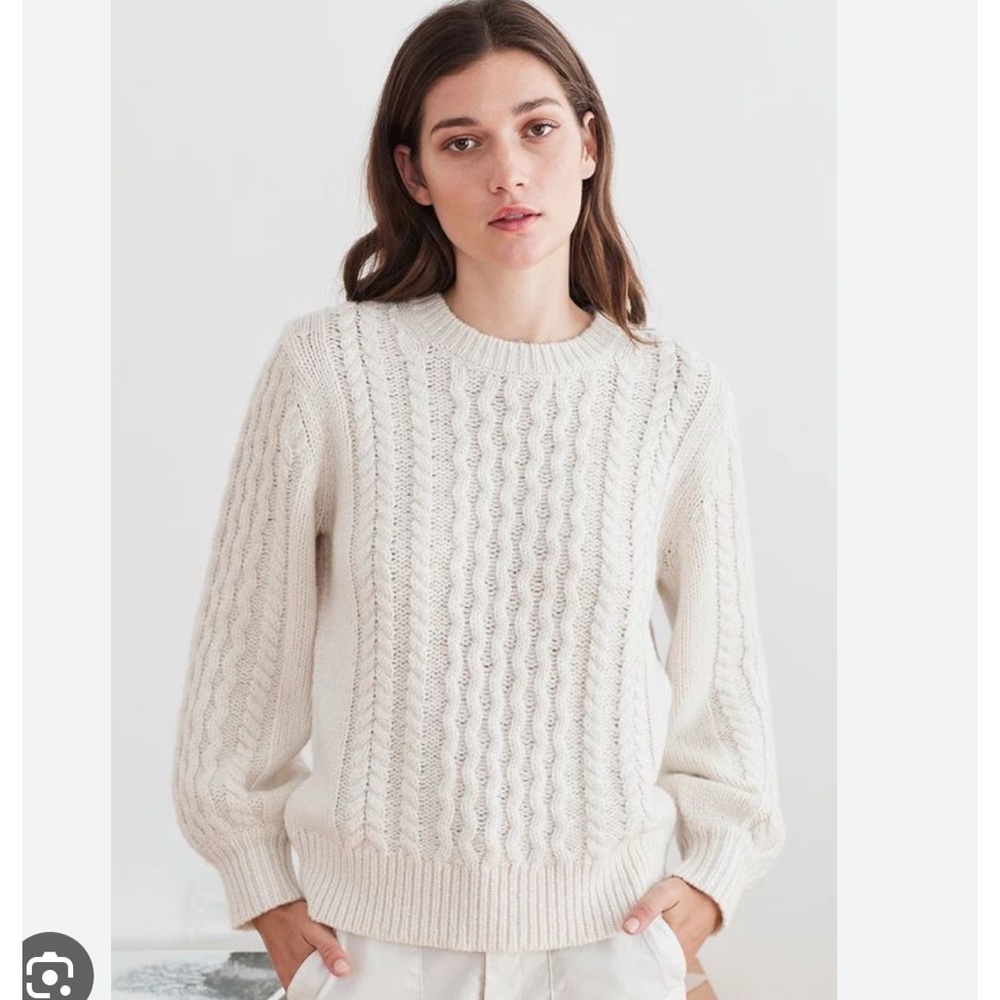 EUC Velvet By Graham and Spencer cable knit sweater sz XS